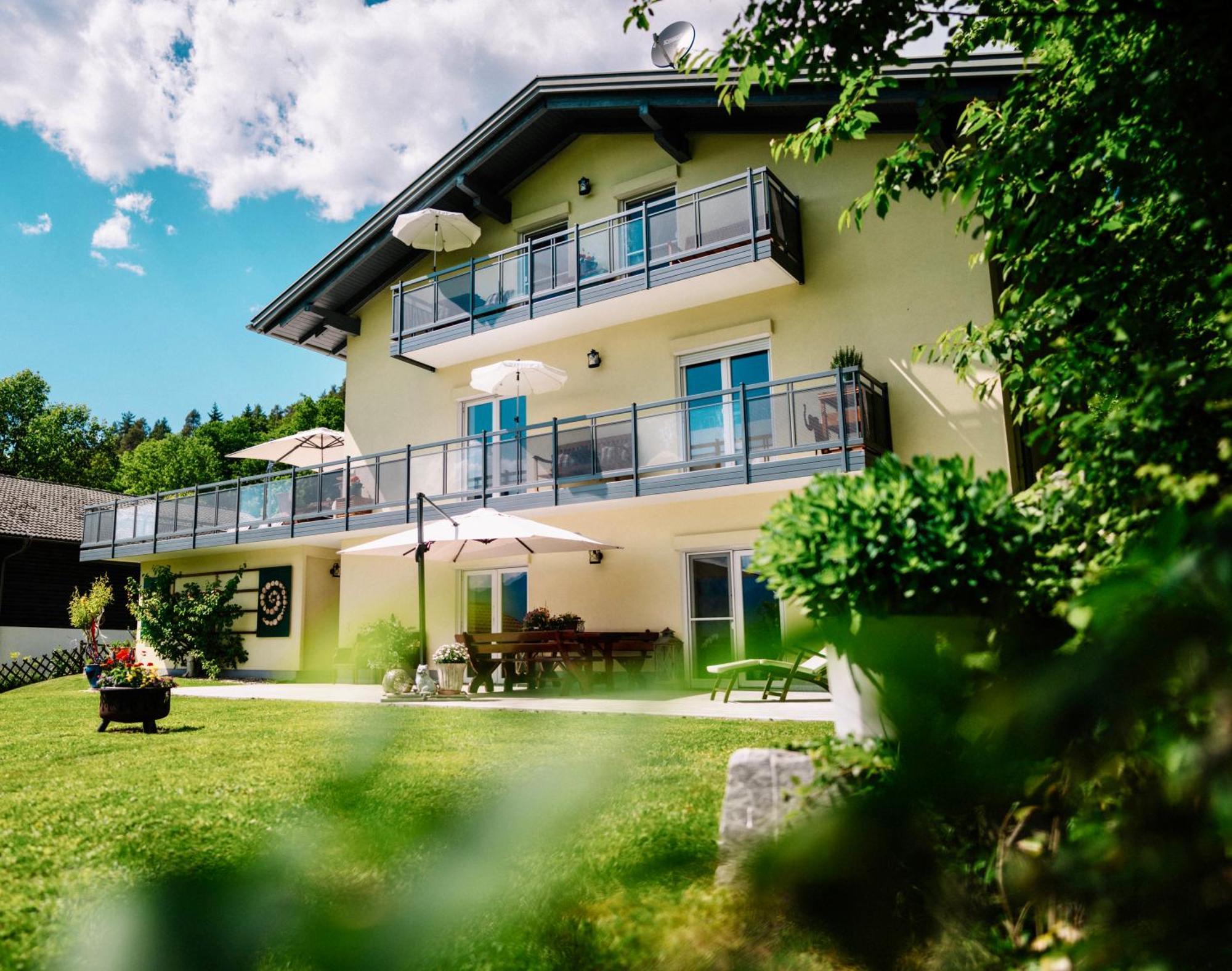 Schwalbennest Velden Apartment Velden am Worthersee Bagian luar foto
